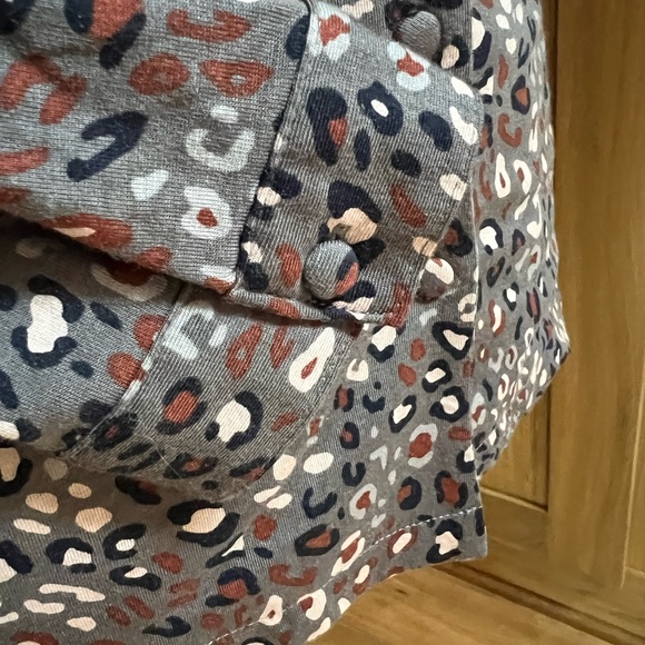 Boden Animal Print, Knit, Button-up Blouse - Picture 5 of 12